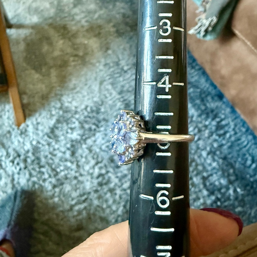 Elegant Sterling Silver and Tanzanite Gemstone Ring! - Picture 6 of 6